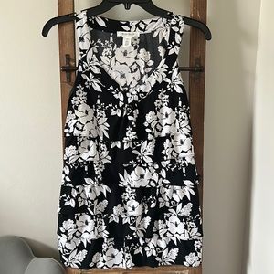 White House black market tank top black and white floral.